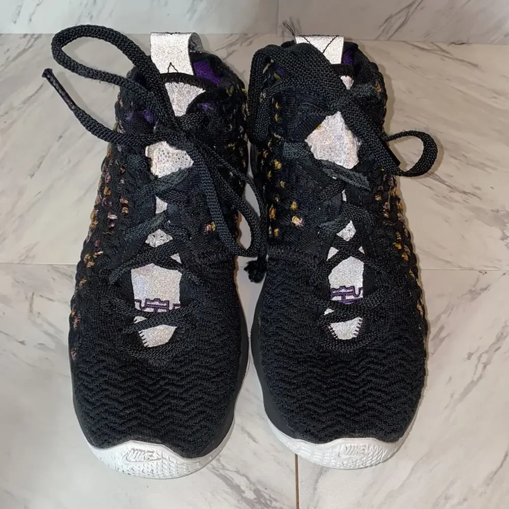 Nike Kids Lebron 17 Lakers Sneakers 4 BQ5594-004